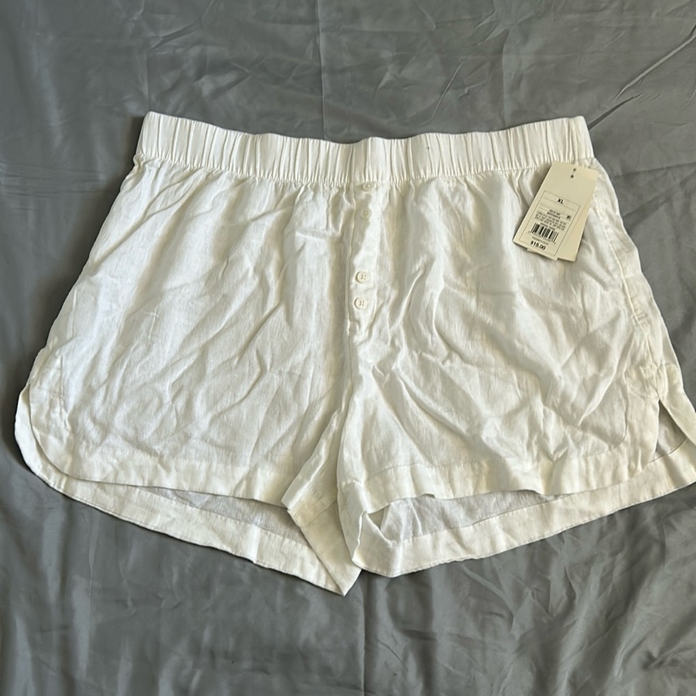 Nwt sleep shorts, size XL
